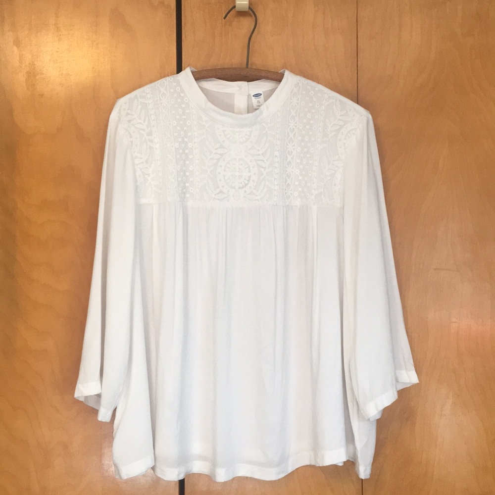 OLD NAVY EMBROIDERED TOP